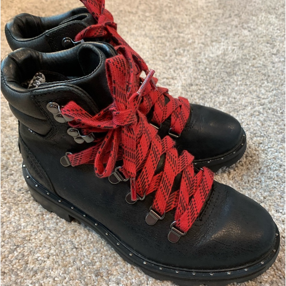 Sorel waffle sole hiking boots